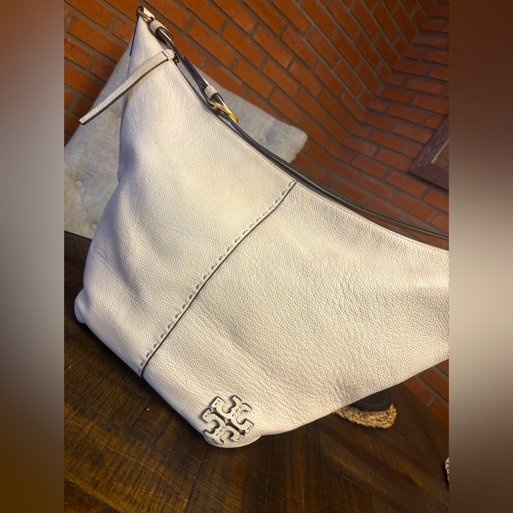 Tory Burch Ivory Mcgraw Bucket Bag ❤️❤️